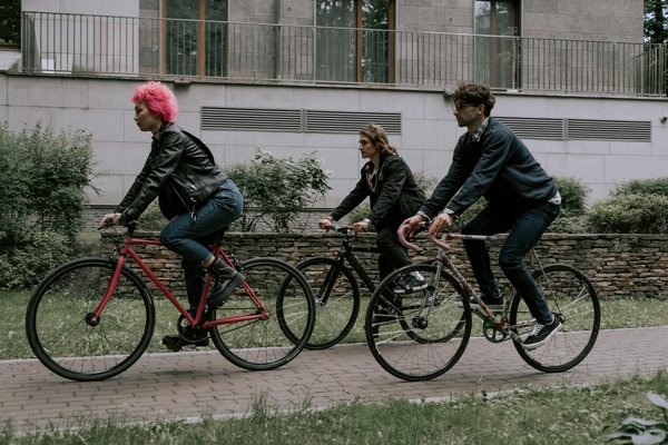 Transformando tu estudio compacto: cómo diseñar un espacio de trabajo ergonómico eficaz